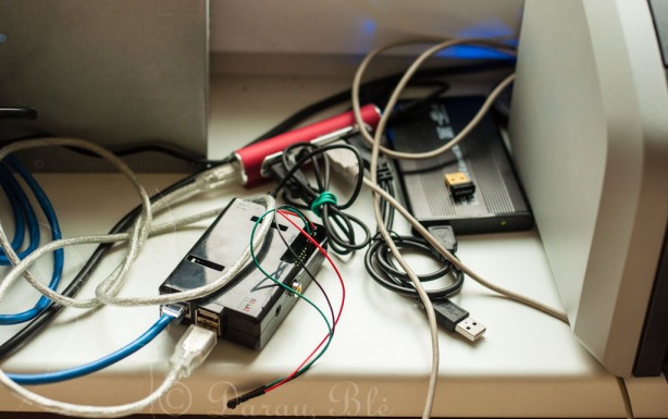 Raspberry Pi ant palangės su USB šakotuvu ir kietuoju disku