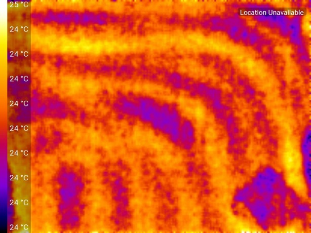 Grindinio šildymo vamzdelių vaizdas per termovizorių | Darau, blė